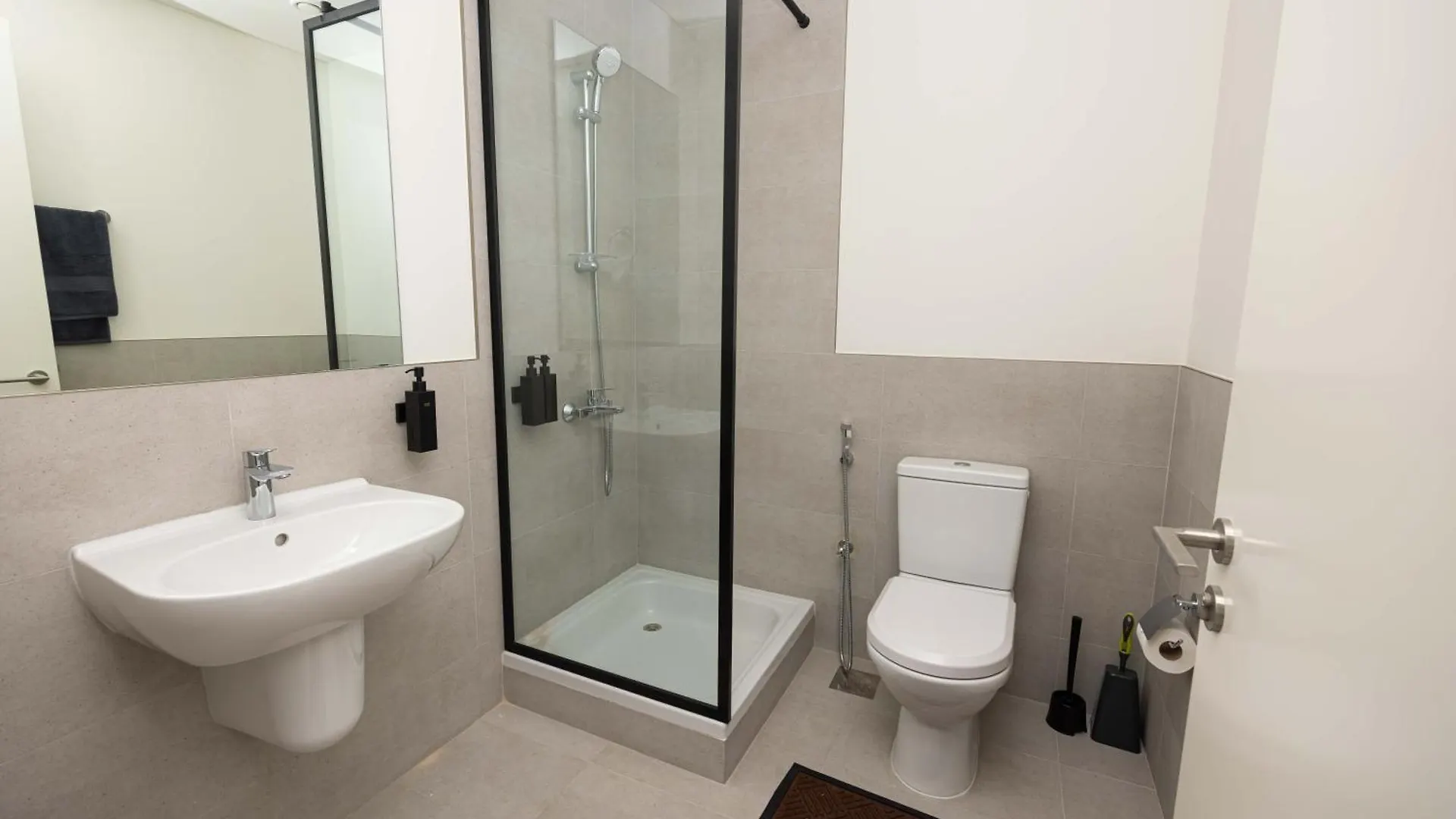 Apartment Beach View Family Friendly Unit In Dubai United Arab Emirates